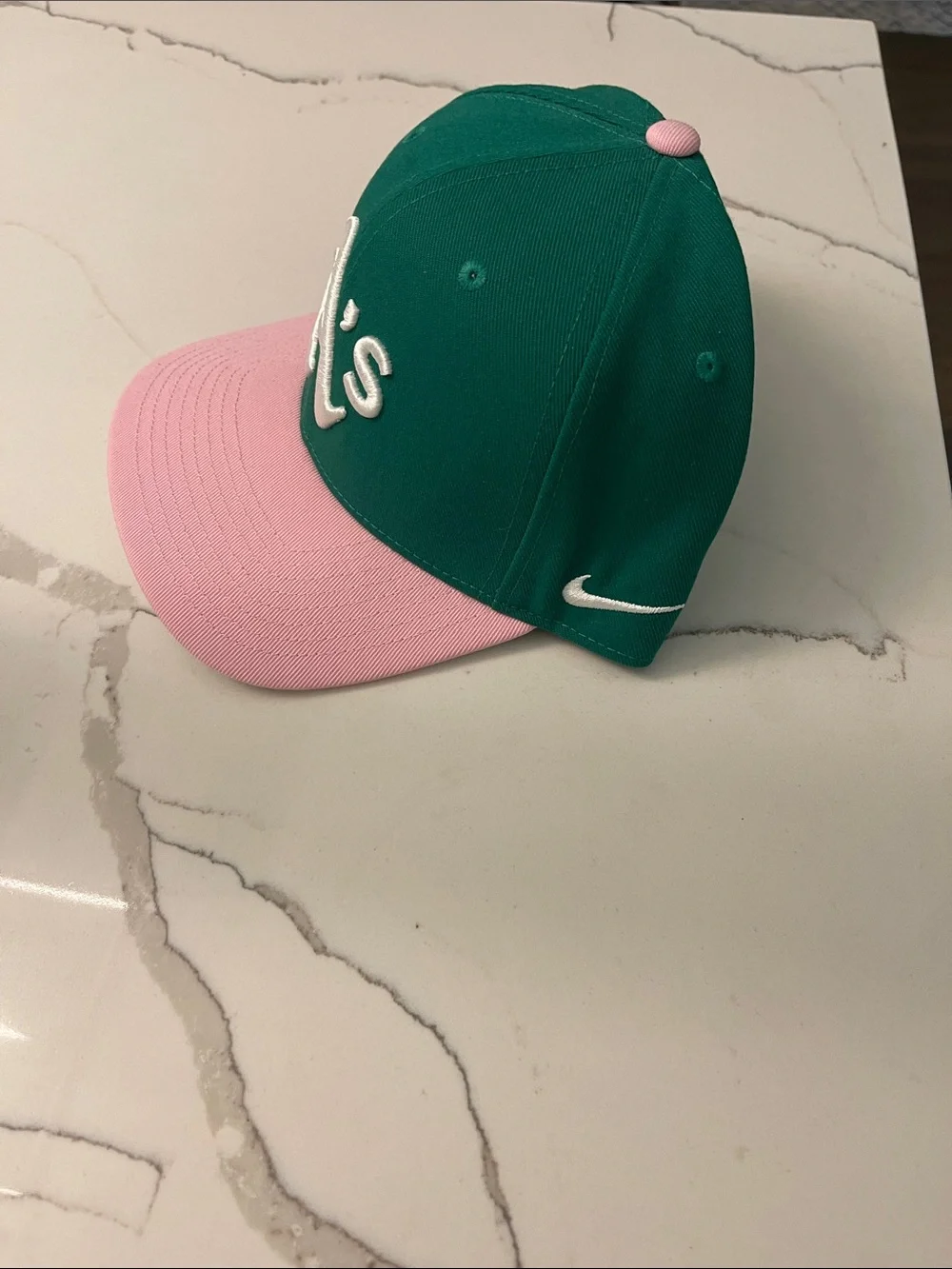 Nike men’s snap back hat